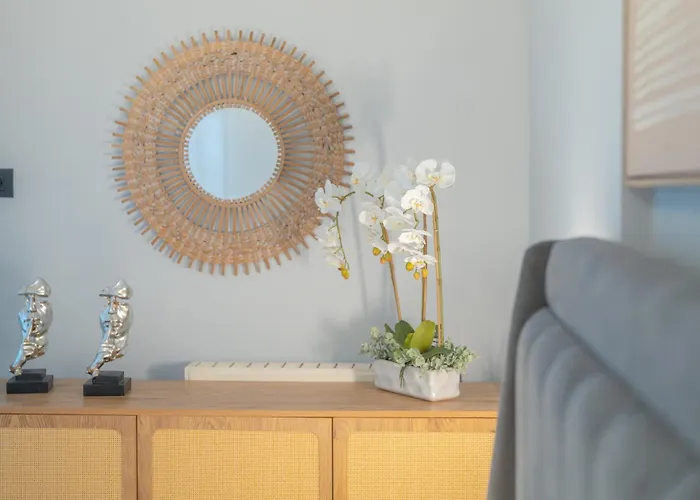 Апартаменты Blue Angel 2 Bedroom With Sea View