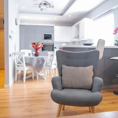 Blue Angel 2 Bedroom With Sea View Apartmán *