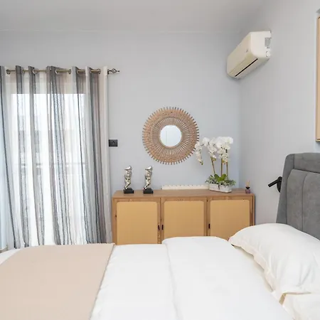 Blue Angel 2 Bedroom With Sea View Apartmán