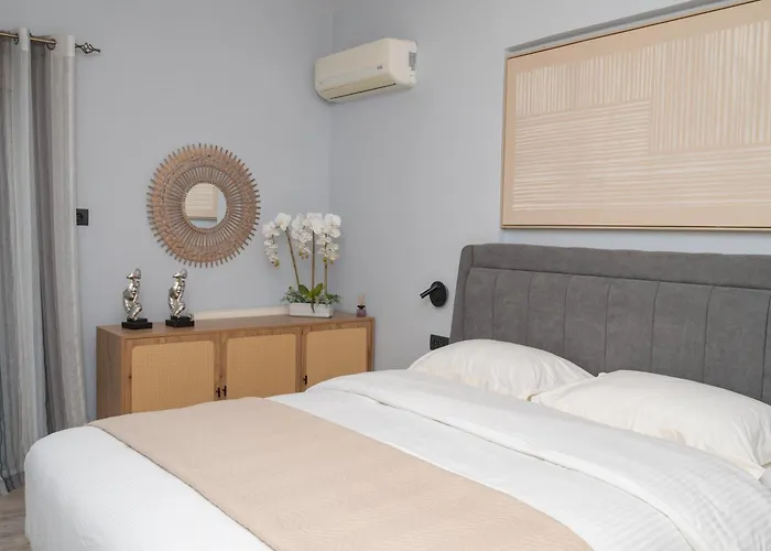 Blue Angel 2 Bedroom With Sea View